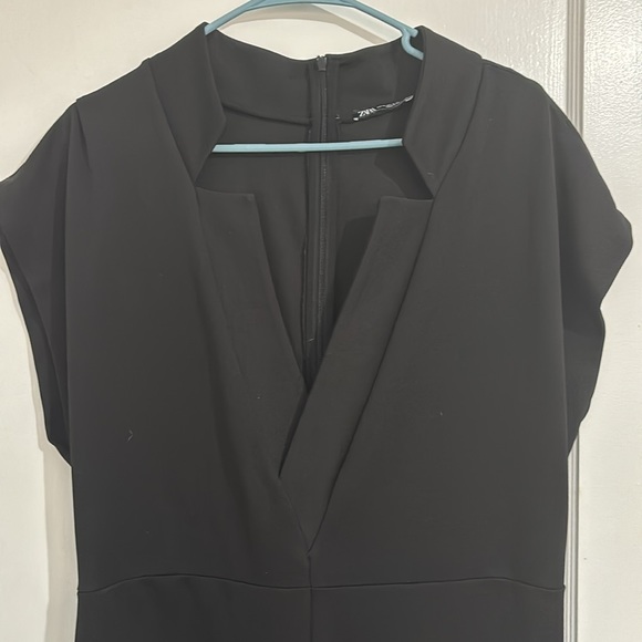Zara US XL, black jumpsuit, deep V neckline, straight leg - Picture 2 of 6